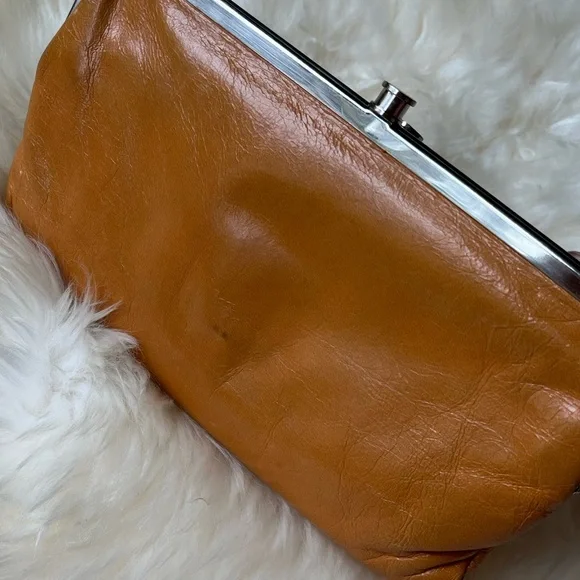 Hobo Lauren Clutch-Wallet in Truffle - Picture 8 of 8